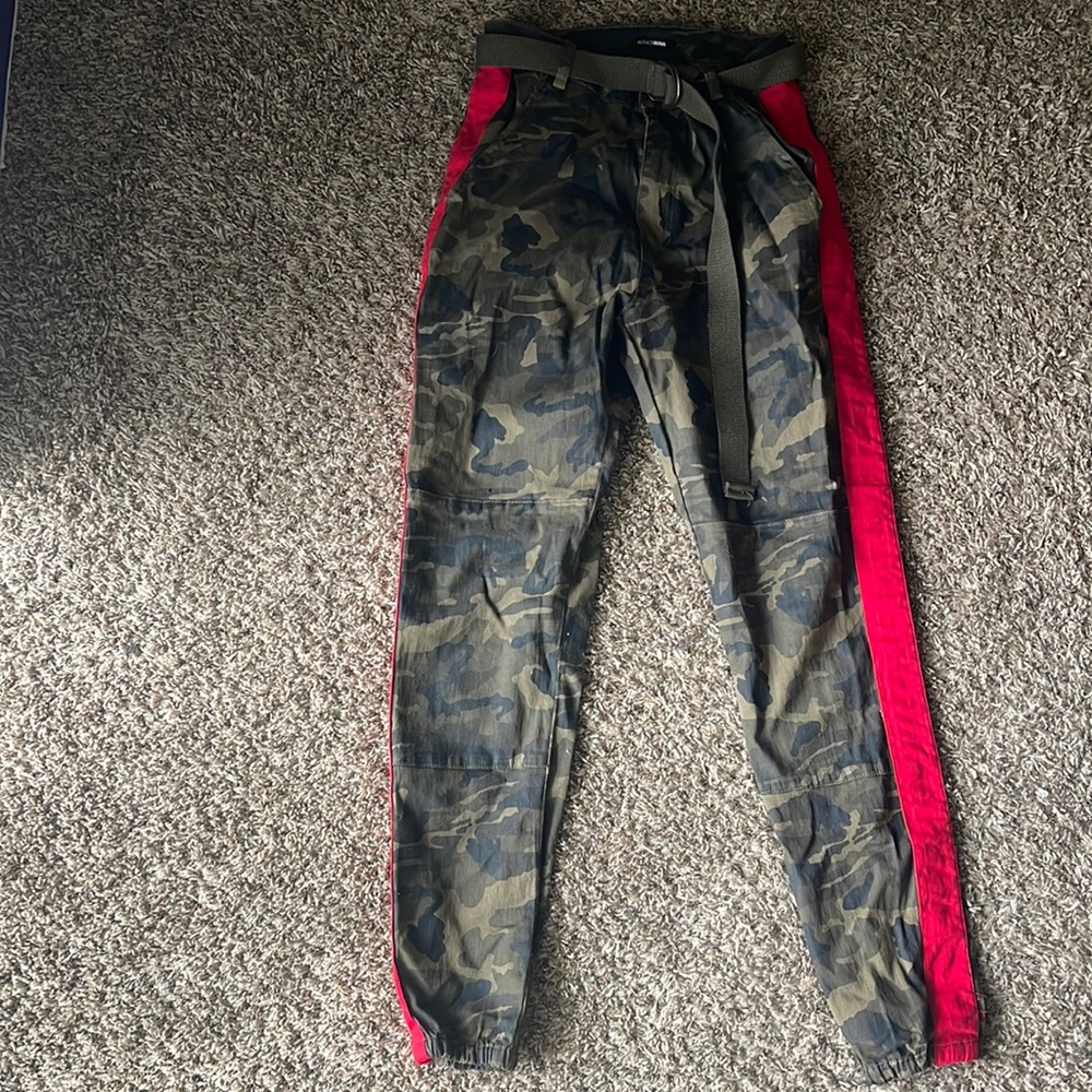 Cargo Joggers w/ Red Sides